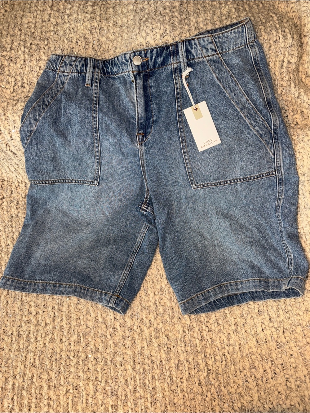 Good American Medium Blue Denim Jean Baggy Bermuda Shorts